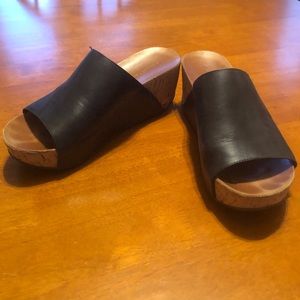 Chocolat Blu Manny Wedge Black & Cork sz 7.5
